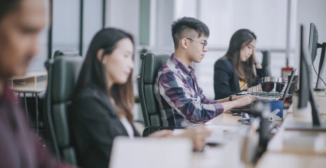 50万学费“买”人脉。中年人读MBA值得吗?