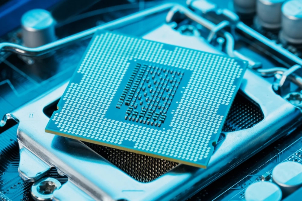 ASML:芯片行业处于短期低迷期,今年计划放缓招聘