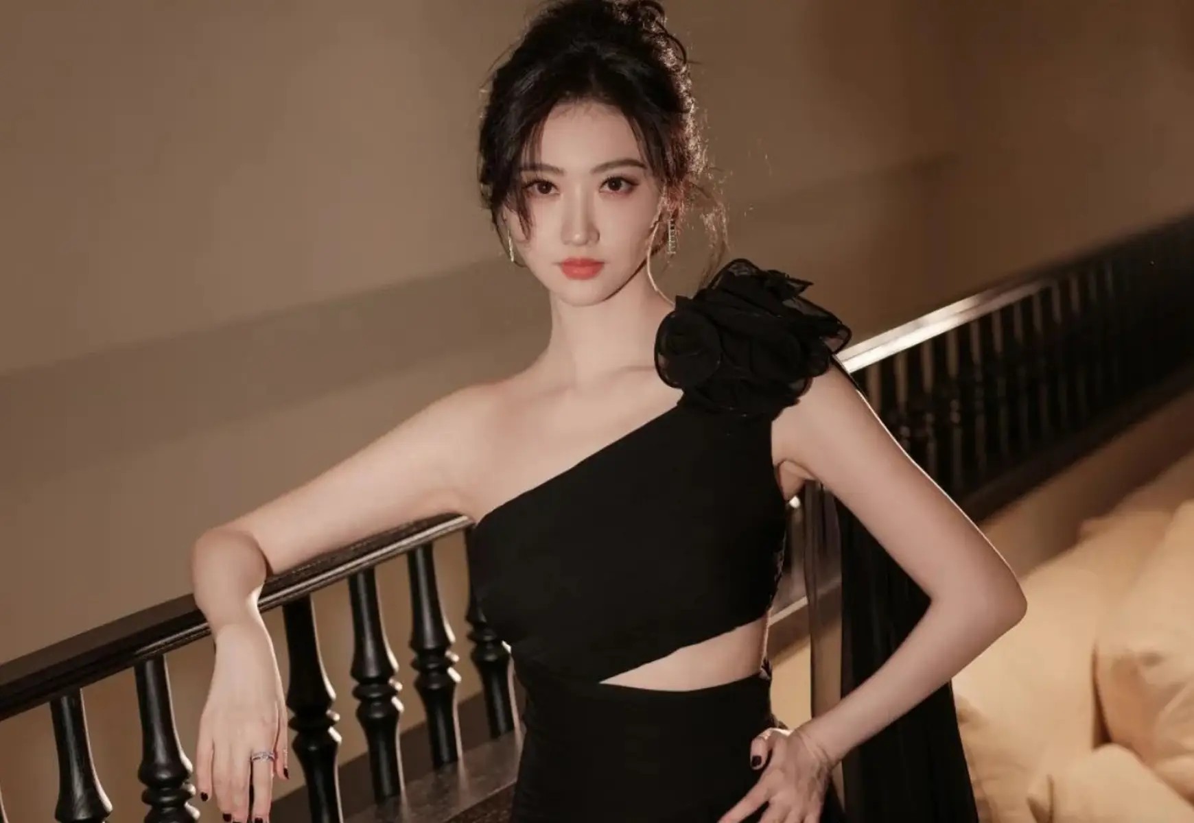 汪小菲带孩子游香港,小玥儿消瘦模样惹人怜