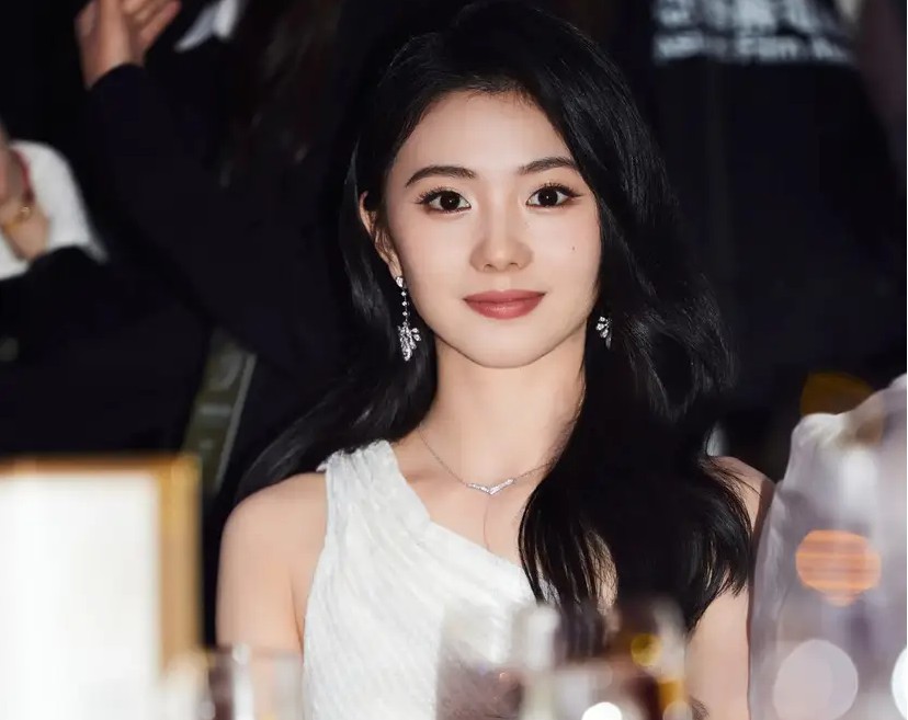 万万没想到!何九华真女神曝光,不是王鸥杨幂,而是劣迹斑斑的她